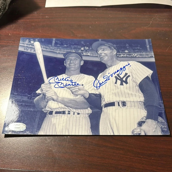 Signed New York Yankees Photo - Picture 1 of 1